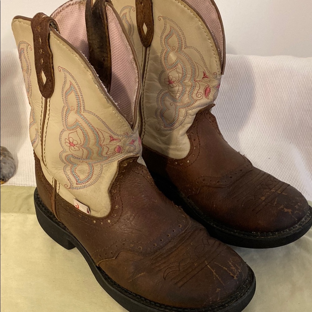 Justin Women’s Brown and Cream Western Boots